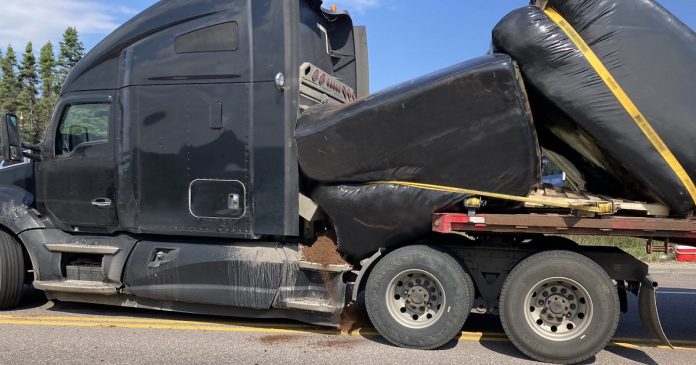 A citizen report helped prevent a truck accident in Baie-Comeau by alerting authorities about an improperly secured load.